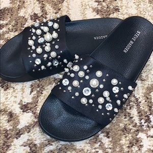 Steve Madden Black Pearl & Diamond Slides